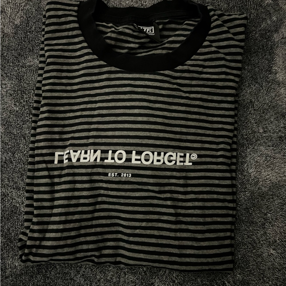 NEW Small learn to forget t-shirt